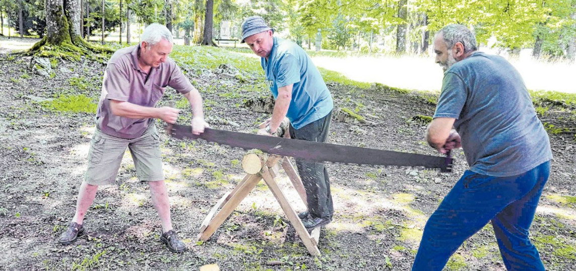 U parku stari zanati, na trgu heligonke