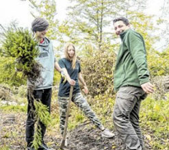 Pošumljavanje: zagrebački gimnazijalci zasadili 450 smreka