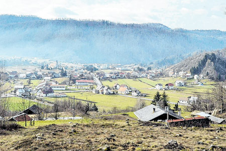 Mišljenja obojana političkim bojama