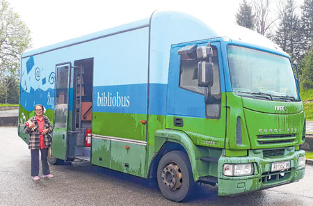Bibliobus razveselio Gorane