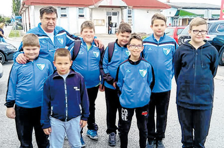 Delnički mladi kuglači korak do medalja