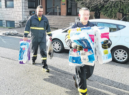 Gradsko društvo Crvenog križa Delnice nastavlja s prikupljanjem pomoći za potresom pogođeno područje Petrinje