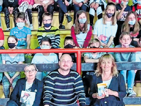 Sanja Pilić i Silvija Šesto s goranskim osnovcima