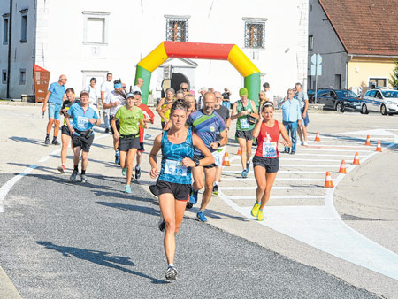 u Brodu na Kupi održane dvije manifestacije: Dan jabuka i Noćni Kupski maraton
