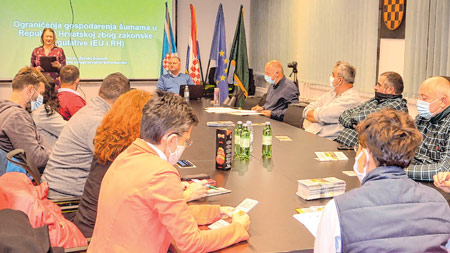 Restriktivni europski zakoni vezani za gospodarenje i zaštitu šuma bili su tema tribine održane u Delnicama