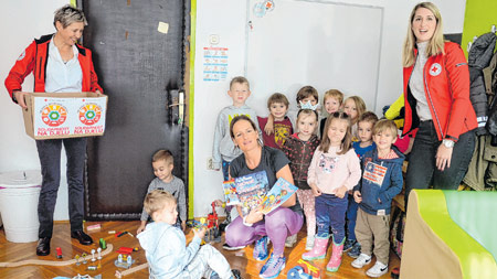 Polaznici dječjeg vrtića Šareni svijet posjetili delnički Crveni križ