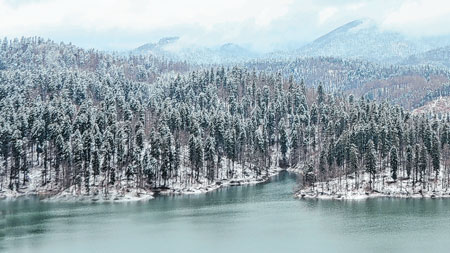 Pahulje su zalepršale i ukazale na činjenicu da zima još nije rekla svoje
