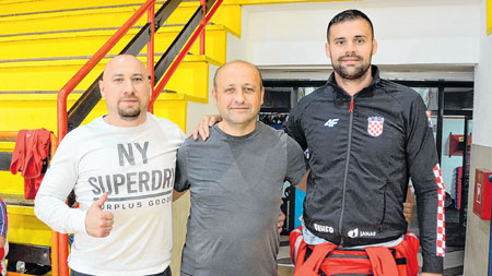 Hrvači iz Hrvatske, Češke i Francuske treniraju u Delnicama