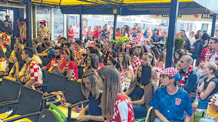 Delnički kafić Tin pionir organiziranog gledanja utakmica SP-a