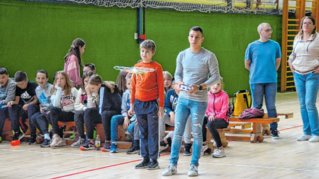 Dvoboji dronova u delničkoj školskoj sportskoj dvorani