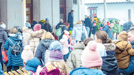 Baka Mraz u Delnicama uživa, a Djedica u finskoj sprema darove