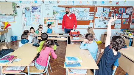 Crveni križ Delnice u suradnji s CK-om PGŽ-a održao radionice za učenike četvrtih razreda Gorskog kotara