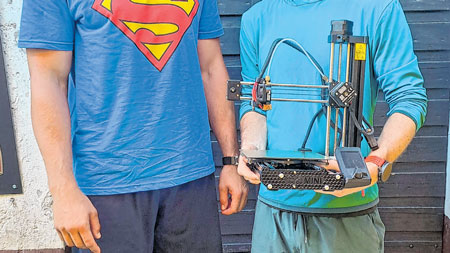 Portlanđani Elicia i Jacob delničkim osnovcima darovali su 3D printer