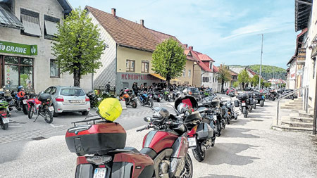 Župnik Ivan Milardović i velečasni Luka Lučić blagoslovili više od 150 motorista iz cijele Hrvatske