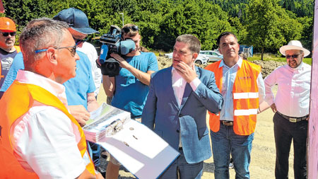 Podpredsjednik Vlade i ministar mora, prometa i infrastrukture u Kuželju