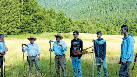 Projekt transPlant: Tradicionalni goranski način ručne košnje trave