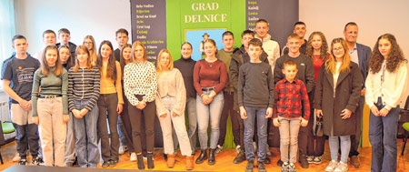 Za stipendiste če iz proračuna biti izdvojeno čak 64.000 eura