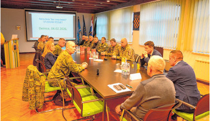 Gradonačelnik Igor Pleše primio vojne kadete