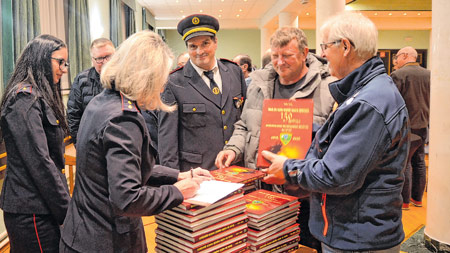 Ukoričena stoljeće i pol duga tradicija delničkog vatrogastva