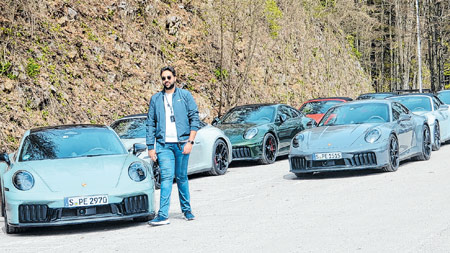 Sudionici Porsche karavane na tradicionalnoj prijepodnevnoj kavici u Lovačkom domu Delnice
